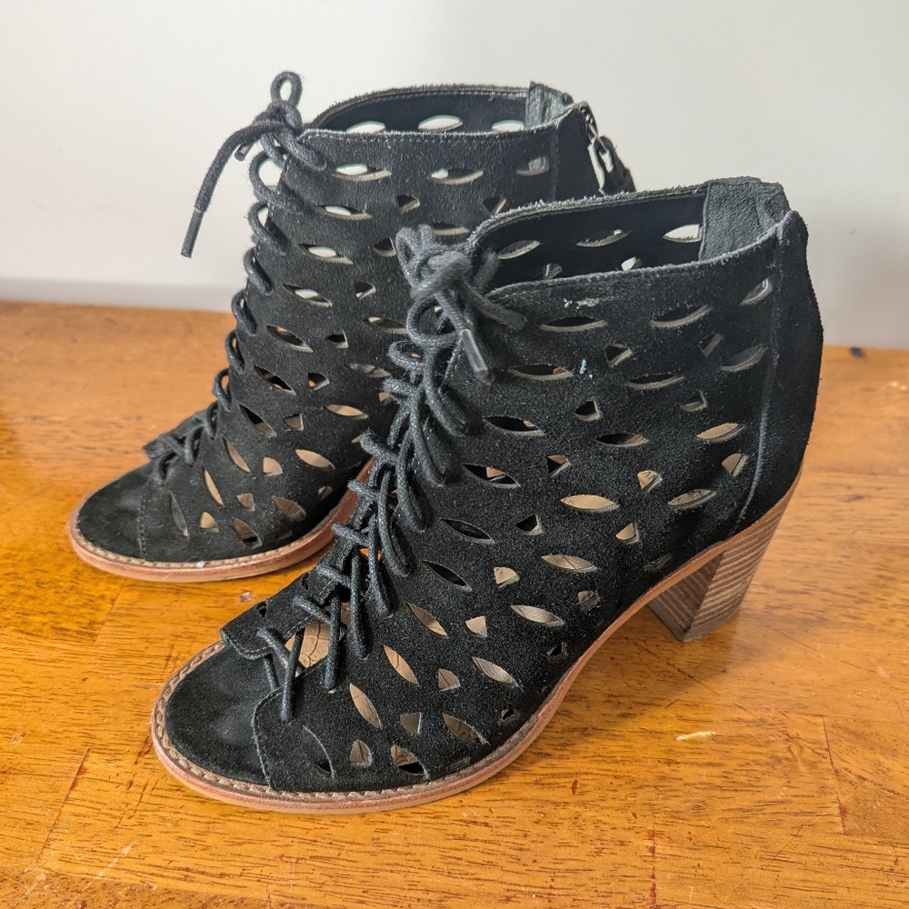 Gianni Bini Cutout Peep Toe Black Lace Up Block Heels